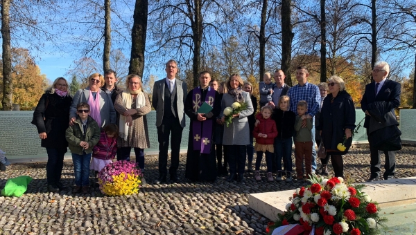 Allerheiligen 2025, Gebet an den Gräbern polnischer Seliger