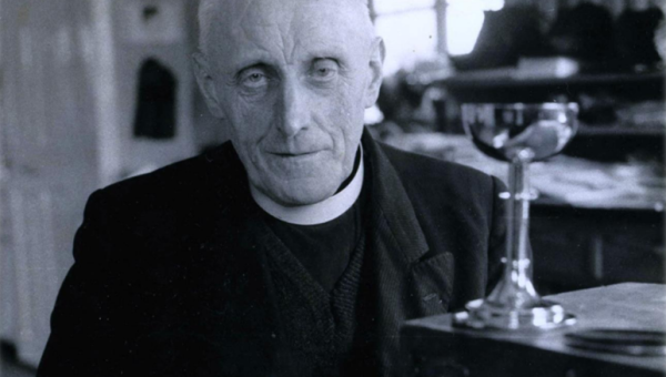 Der „Steinerkelch“ aus der Kapelle des KZ Dachau